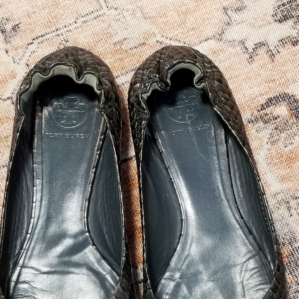 Tory Burch Dark Green Reva Leather Ballet Flats Snakeskin Women's. Size: 8. - Picture 5 of 11